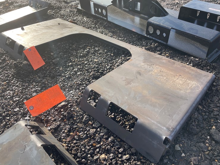 #1188-•-unused,-skidsteer-open-center-weldable-quick-attach-plate-image-1