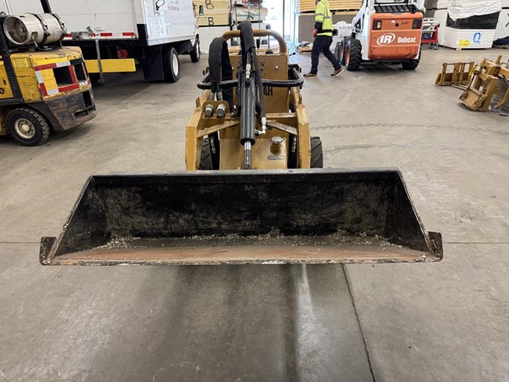 #3279-•-ase-cheetah-ss16-skidsteer-w/-bucket/forks-image-8