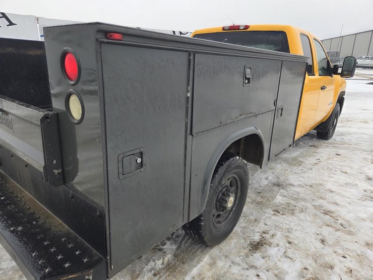 2008-chevrolet-2500-image-14