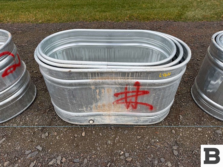 behlen-country-galvanized-round-end-stock-tanks--factory-defect/damaged-image-1