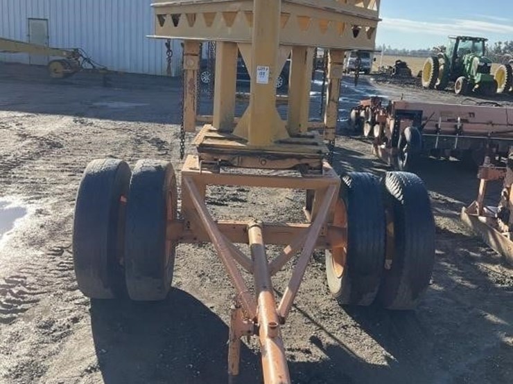 custom-36'-5th-wheel-implement-carrier-image-2