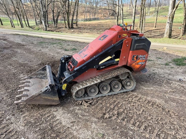 2019-ditch-witch-sk800-image-1