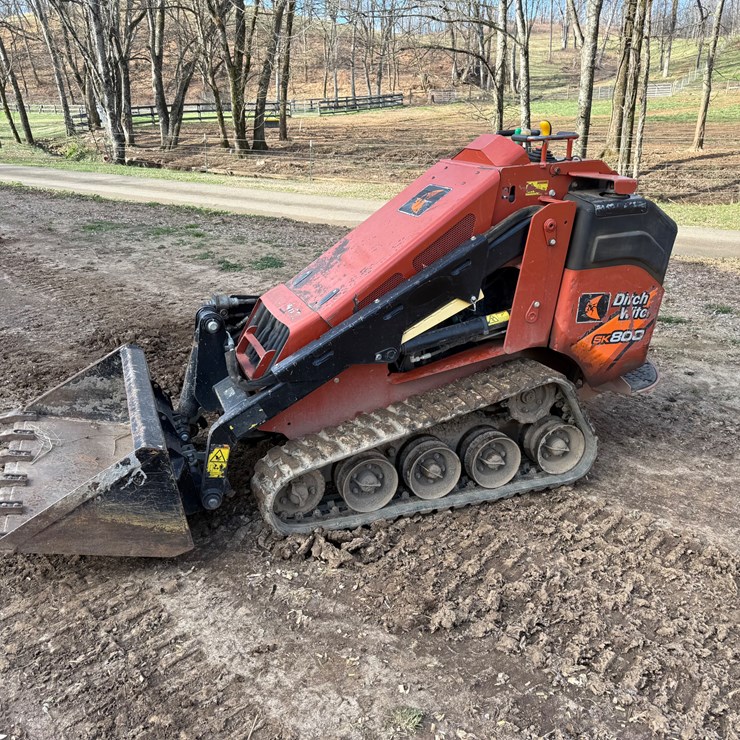 2019 DITCH WITCH SK800