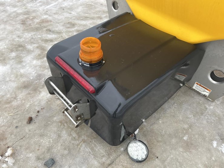 #5004-•-snowex-tailgate-hopper-salt/sand-spreader-image-12