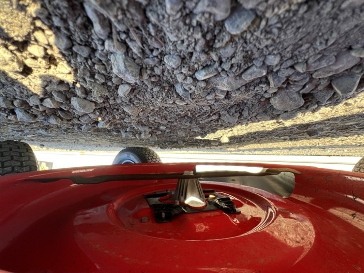 2023-craftsman-r110-ride-on-mower-image-20