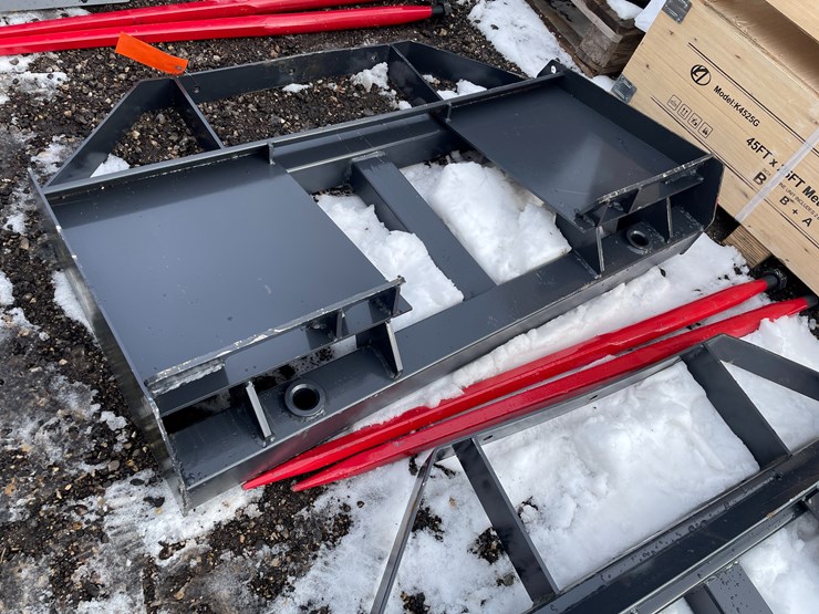 #1453-•-unused,-landhonor-skidsteer-bale-spear-image-1