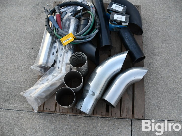 pallet-of-truck-tractor-parts-image-9