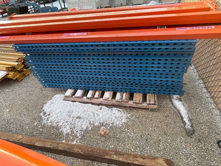 #4072-•-(8)-pallet-rack-uprights-and-(8)-beams-(09)-image-6