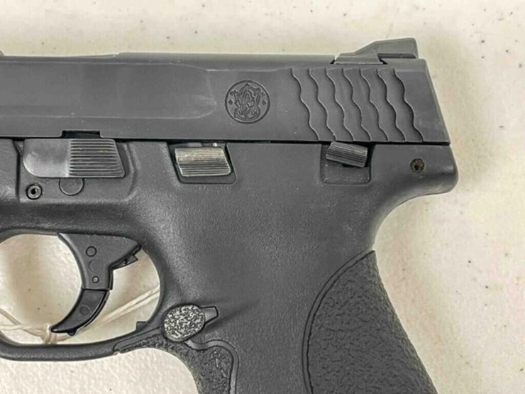 smith-&-wesson-pistol-image-8