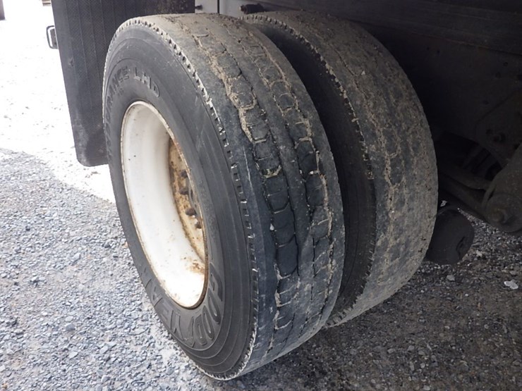 2020-hino-268a-image-5