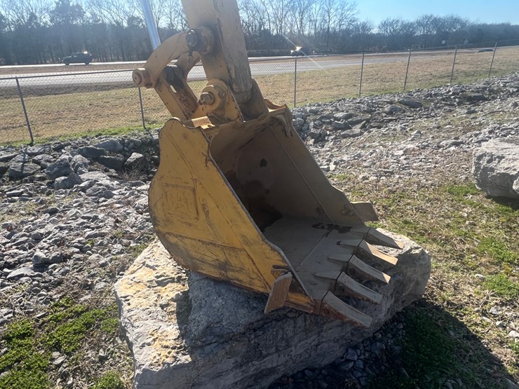 2014-caterpillar-305.5e2-image-9