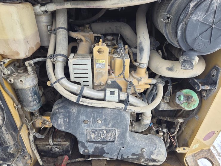 caterpillar-236d-image-28