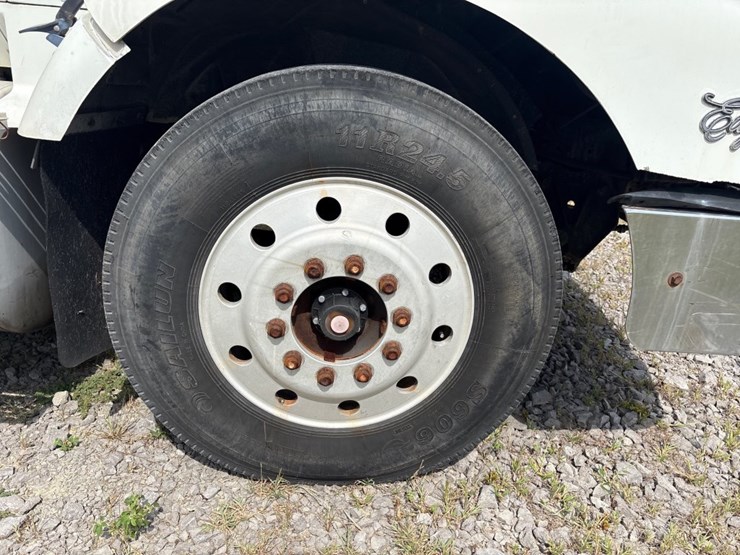 1994-international-9400-eagle-image-9