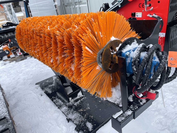 #4060-•-unused-60"-skid-steer-broom-(o11)-image-1