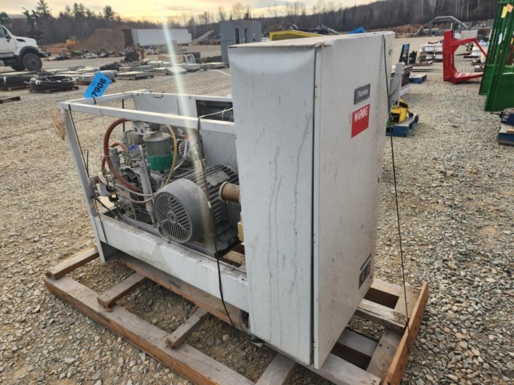 #6035-•-bauer-air-compressor-image-1