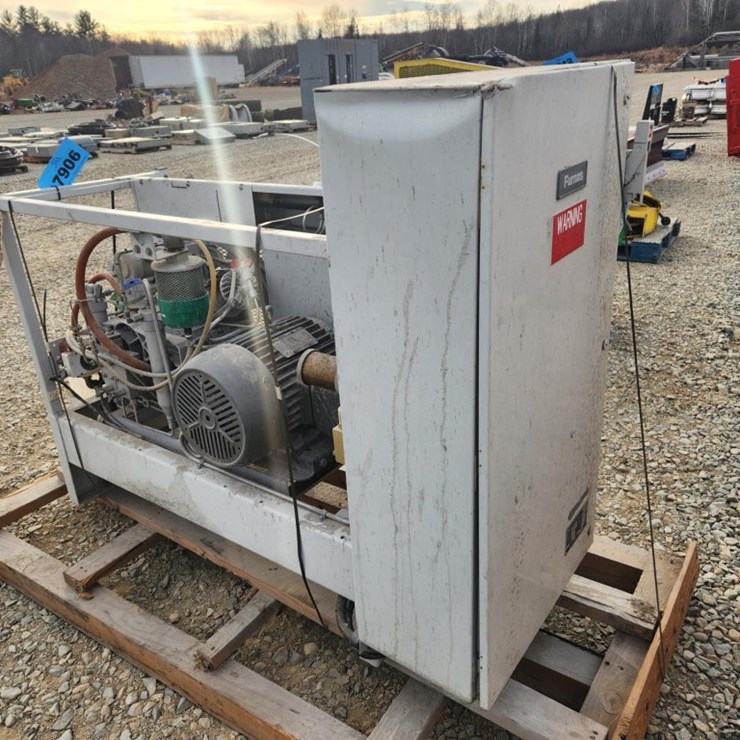 #6035 • Bauer Air Compressor