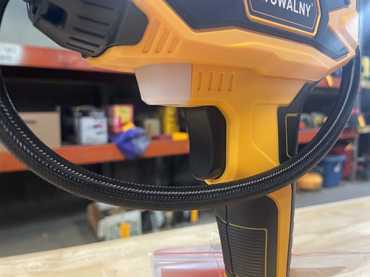 #2035-•-dewalt-compatible-20v-air-compressor-for-airing-up-tires,-etc-(pr12)-image-6