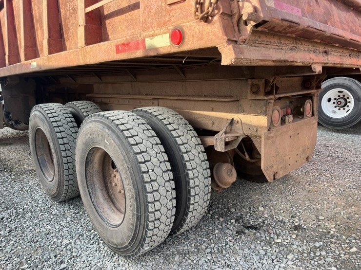#2201-•-1988-freightliner-mb80-tandem-axle-dump-truck-image-18