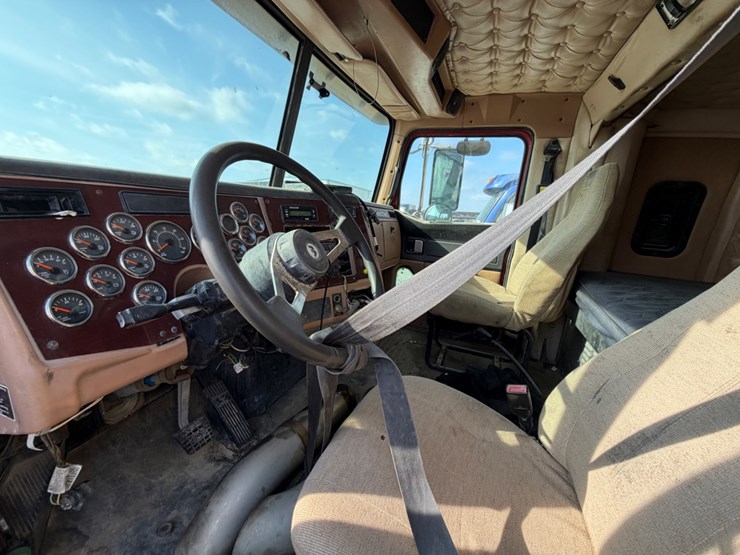 2015-western-star-4900ex-image-11