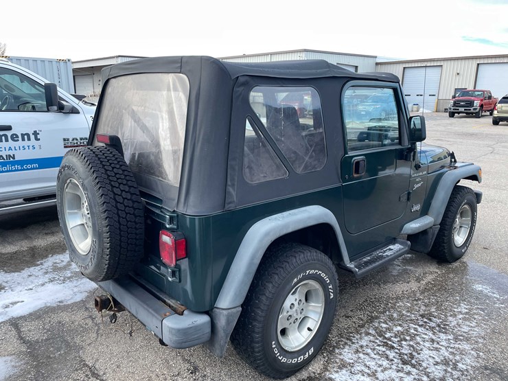 2000-jeep-wrangler-sport-image-16