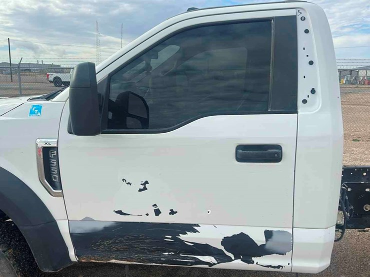 2020-ford-f550-image-7