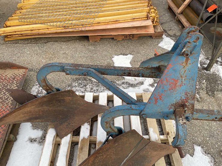 #4076-•-heavy-duty-two-bottom-plow-(08)-image-17