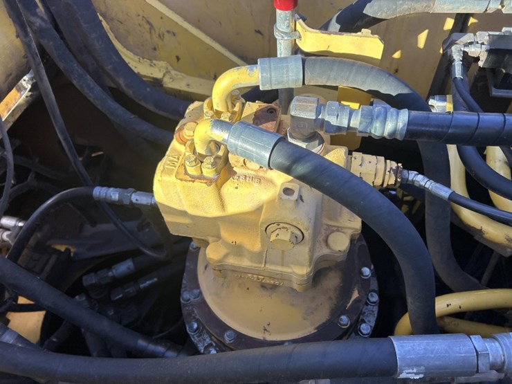 2014-komatsu-pc360-lc-10-image-43