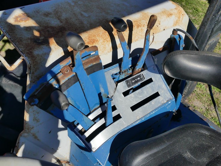 1988-ford-8210-image-10