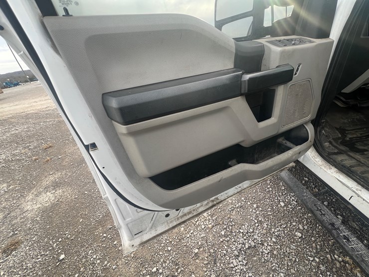 2019-ford-f250-xl-image-18