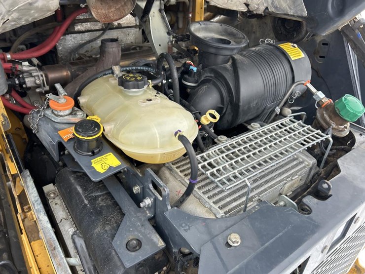 2019-deere-331g-image-40