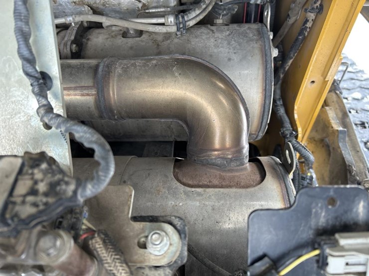 2019-deere-331g-image-39