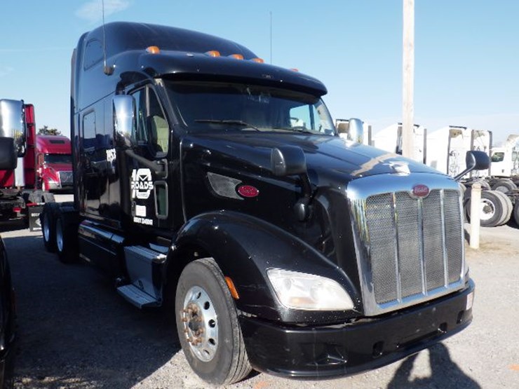 2017-peterbilt-587-image-4