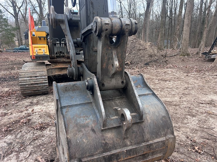 2022-volvo-ec220el-image-41