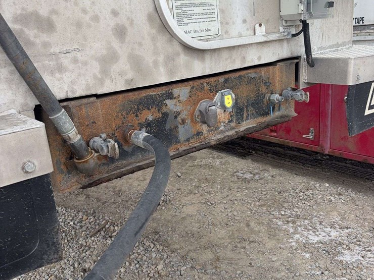 1997-mac-34ft-dump-trailer,-tires-are-80%,-new-hoist-2-years-ago,-new-liner-2-years-ago,-automatic-roll-tarp,-new-jacks,-just-downsizing,-nice-trailer-image-4