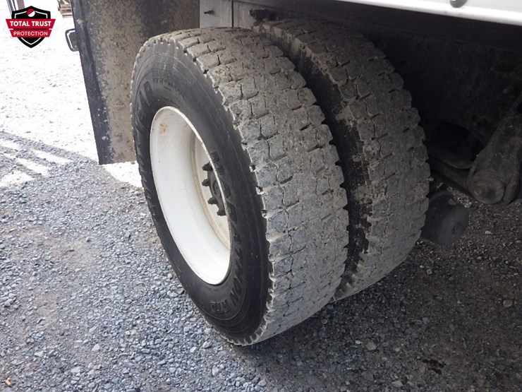 2020-hino-268a-image-6