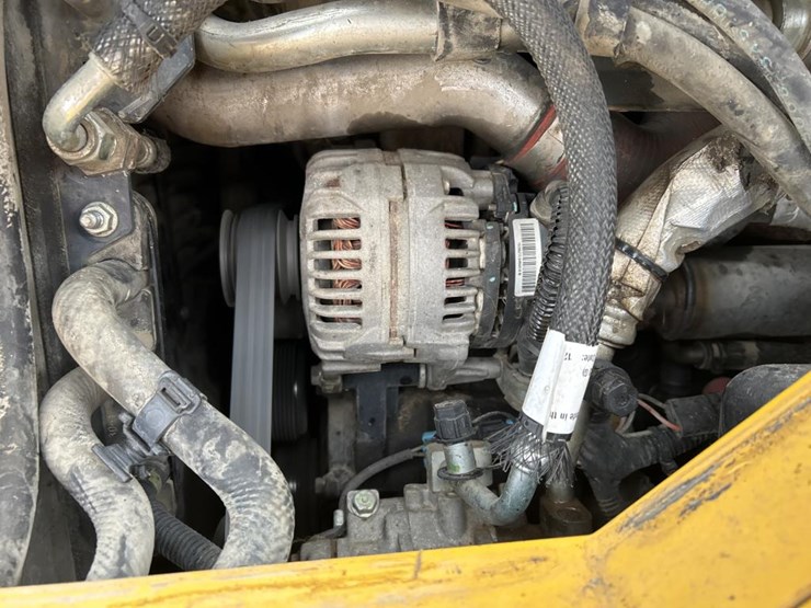 2019-deere-331g-image-37