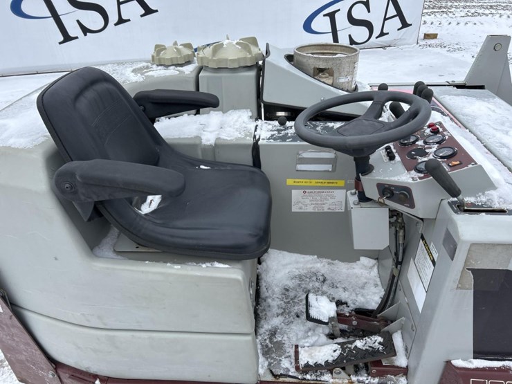 #5012-•-power-boss-tss-floor-scrubber-sweeper-image-17