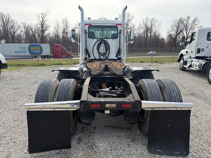 2014-mack-pinnacle-chu613-image-12