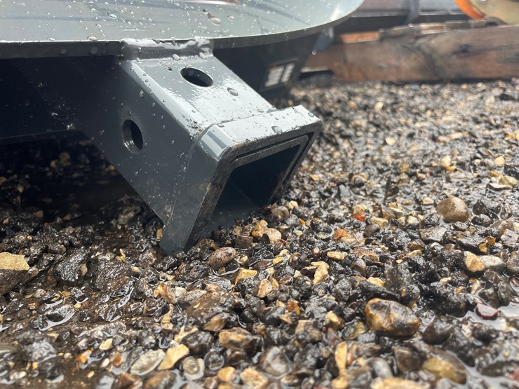 #1155-•-unused,-landhonor-skidsteer-utility-hitch-adapter-2"-receiver-image-3