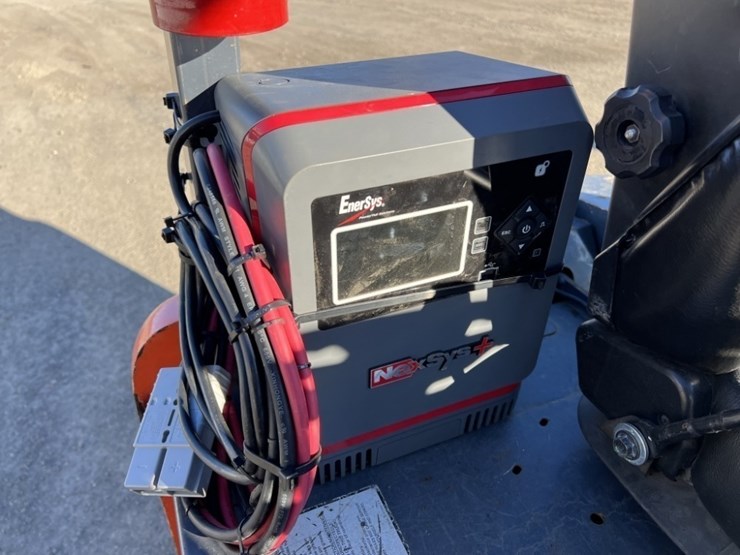 2018-toyota-8fbcu25-image-18