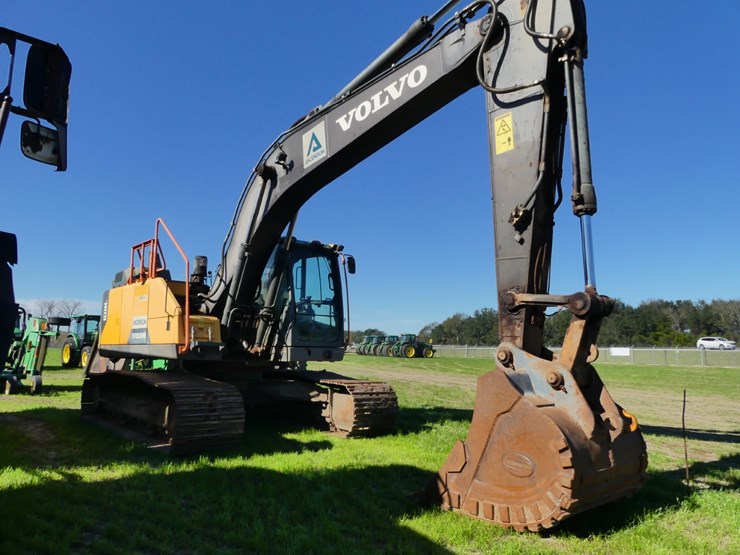 volvo-ec220el-image-2