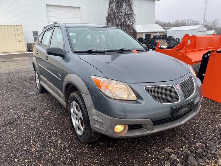 #1026-•-2006-pontiac-vibe-hatchback-(has-wi-title)-image-3