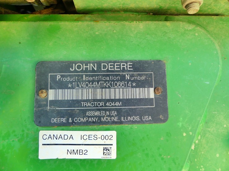 2019-john-deere-4044m-image-17