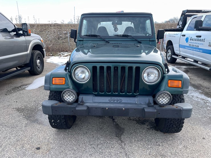 2000-jeep-wrangler-sport-image-2