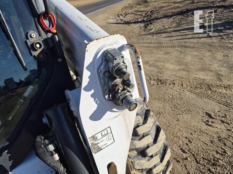 2019-bobcat-s590-image-12