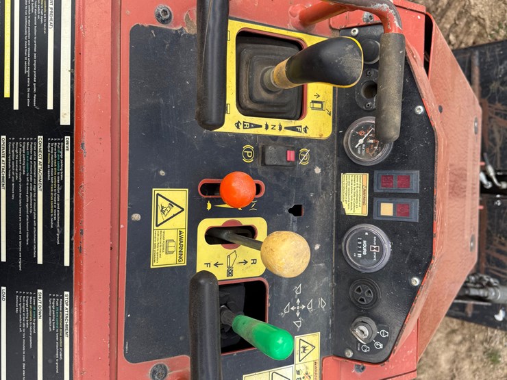 2019-ditch-witch-sk800-image-4