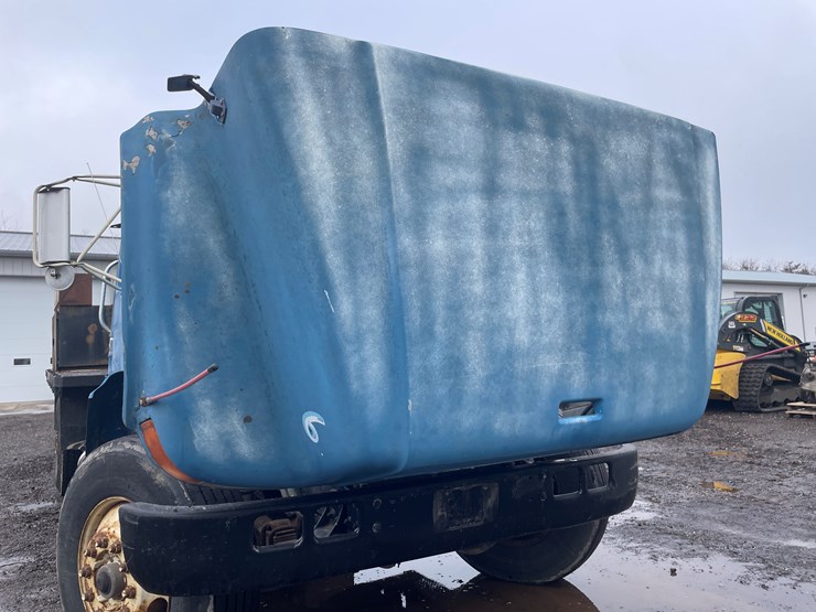 #1015-•-1992-navistar-international-transportation-flatbed-truck-(has-wi-title)-image-14