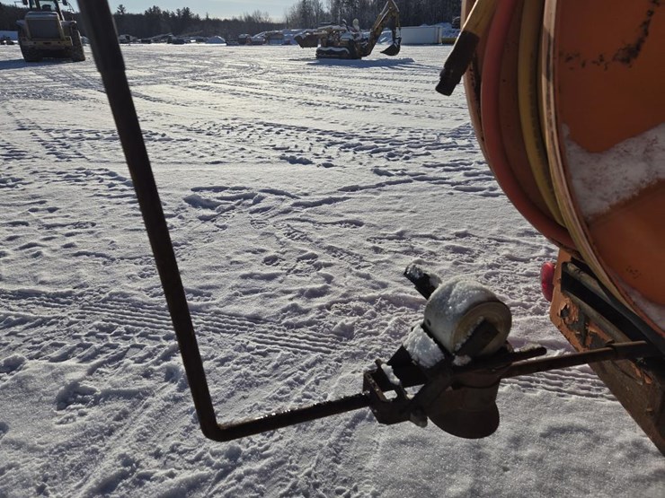 #5000-•-sewer-equipment-tandem-axle-sewer-jetter-trailer-image-25