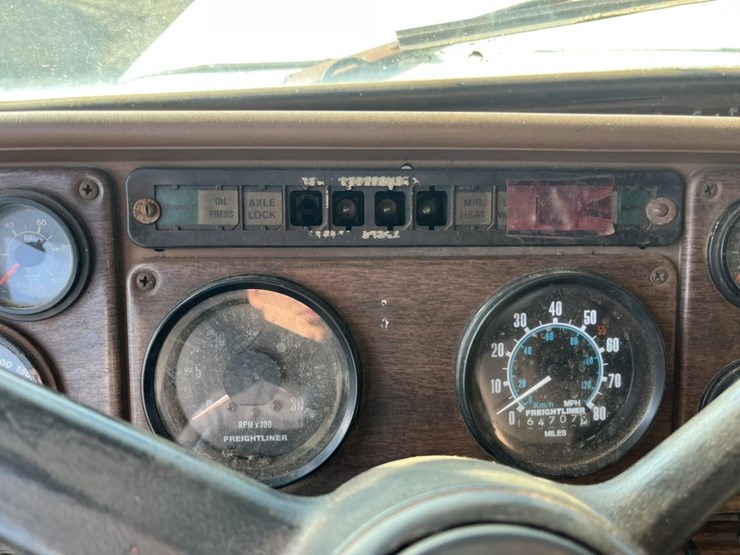 #2201-•-1988-freightliner-mb80-tandem-axle-dump-truck-image-60