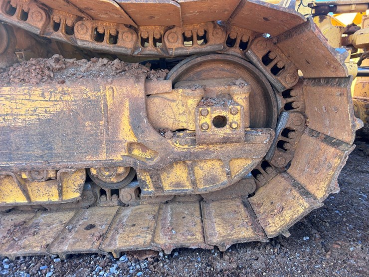 komatsu-d61pxi-24-image-25